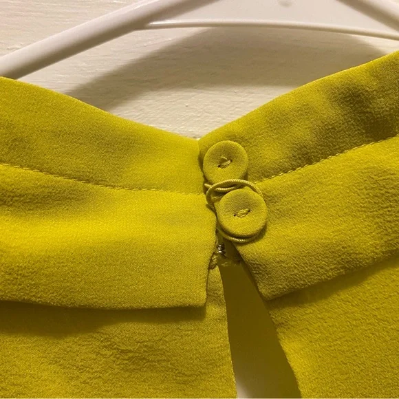 BCBGMaxAzria Vibrant 100% Silk Lemongrass Yellow V-Neck - Picture 4 of 14